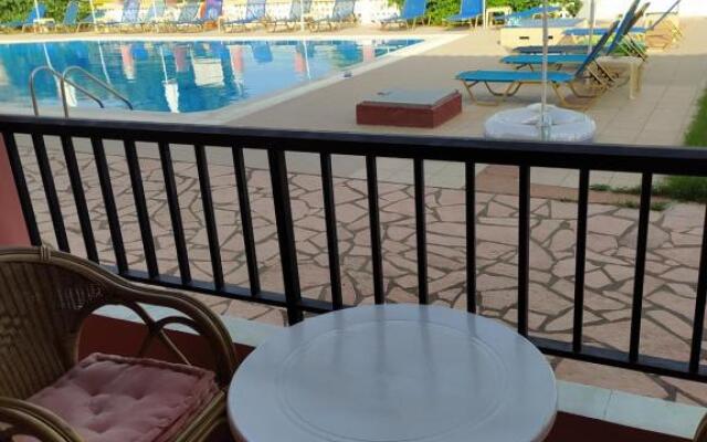 Ektor Apartments @Swimming Pool