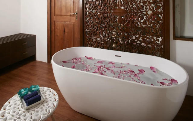 Flow by The Amber Collection - Luxury River Cruises in Sri Lanka