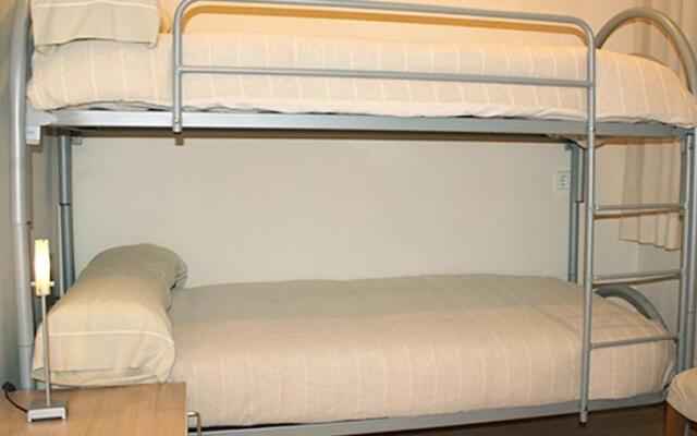 Classbedroom Apartments III