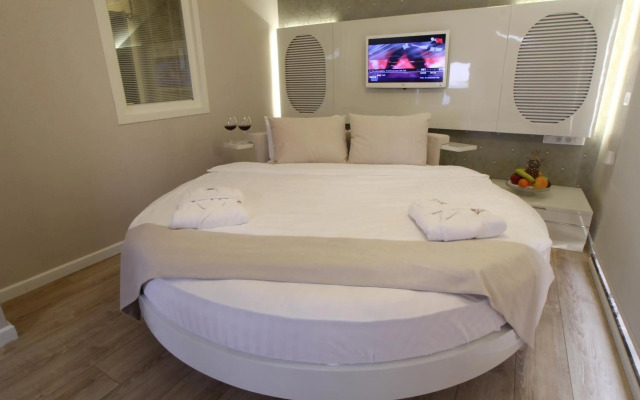 Lale Hotel