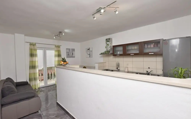 Apartments Mladen