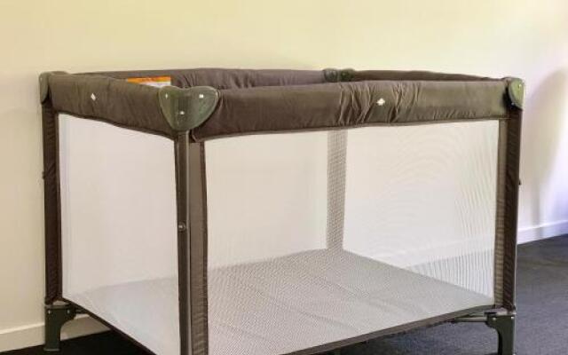 Daydreaming Airlie Beach, Water Views And Only 200M To Boardwalk.