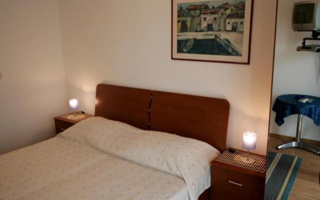 Apartments Trogrlić