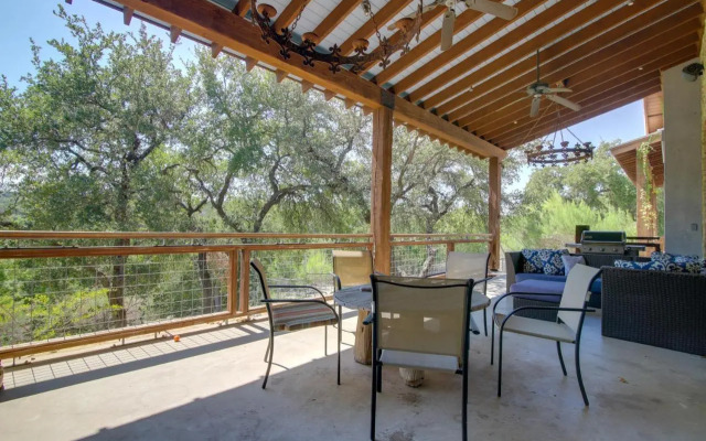 Pool & Covered Patios: Sprawling Austin Estate!