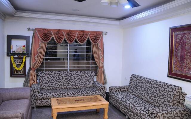 Maple Suites