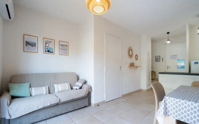 Villa in Valras-plage Near Sandy Beach