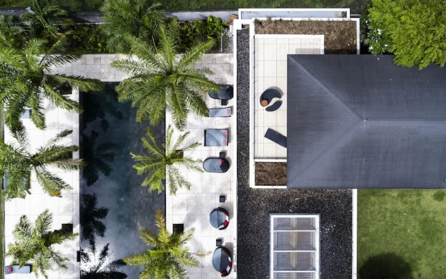 SuperNova Private Boutique Retreat Villa