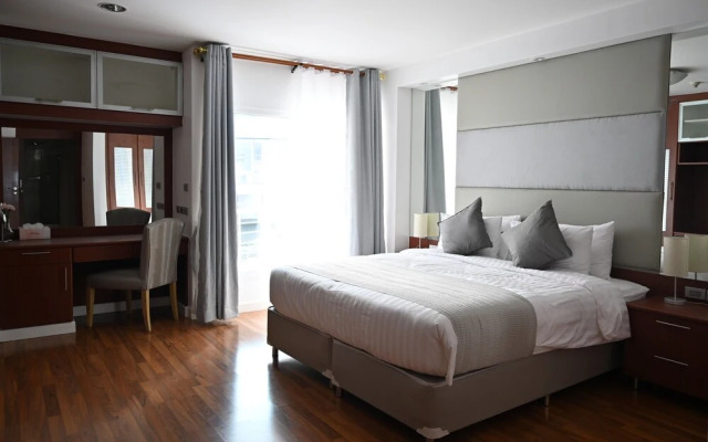JJ Suites - Your Home on 11