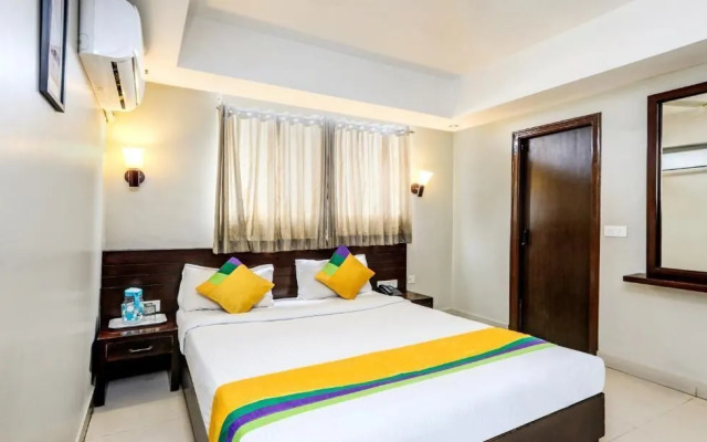 Itsy By Treebo - Greenwood Inn And Suites