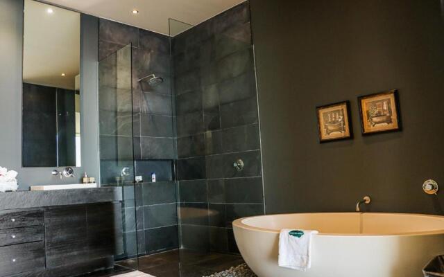 Spectacular 11,000 Sqft PenHouse fully staffed