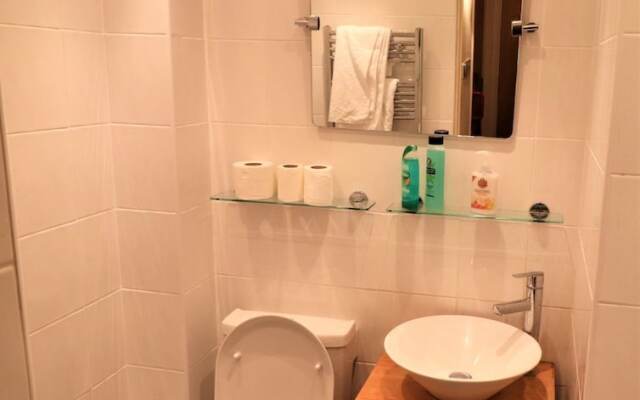 A Comfortable Studio on Pavillion Way Burnt Oak