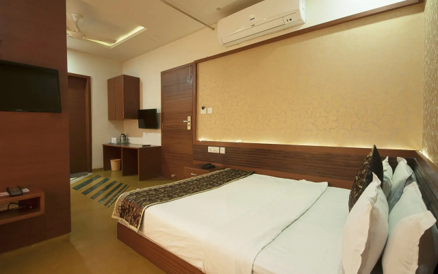 Uddhav Vilas Hotel