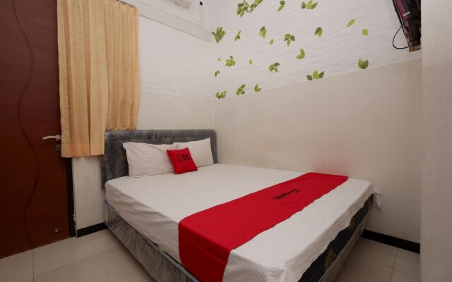 RedDoorz near GOR Manunggal Jati Majapahit