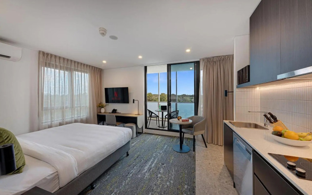 Littomore Suites Kingswood