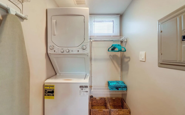 Bettes Bungalow - 1 Br Apts