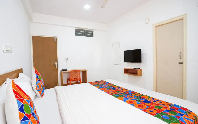 Fabhotel Humming Suites