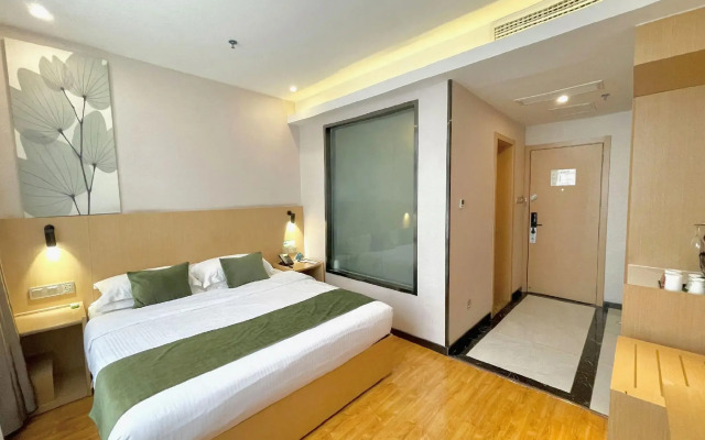 GreenTree Inn Pingliang Jinding Times Square