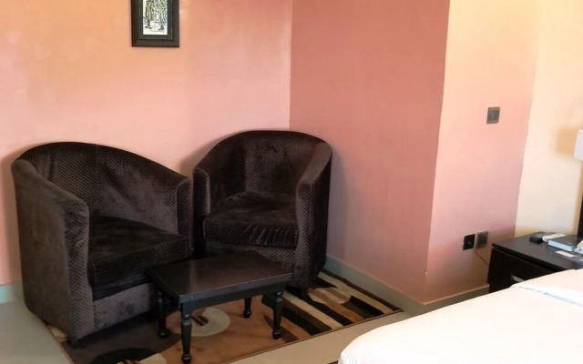 Nandas Hotel