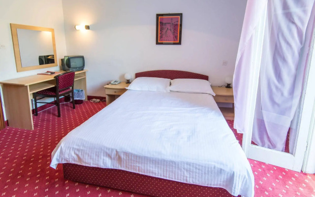 Hotel Sumratin