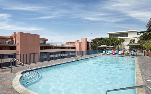 La Jolla Cove Suites