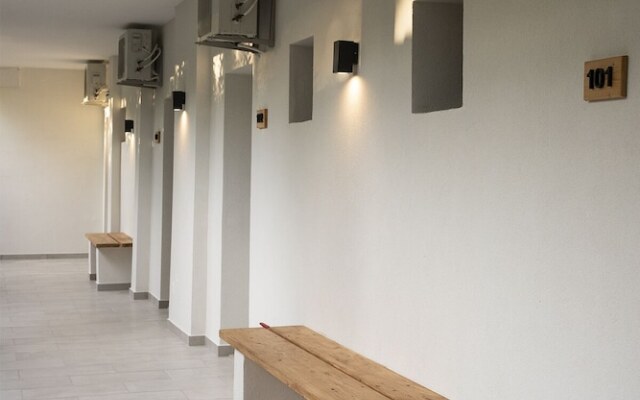 Gkaras Camp & Apartments