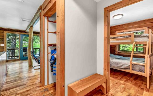 Mersey River Chalets a nature retreat