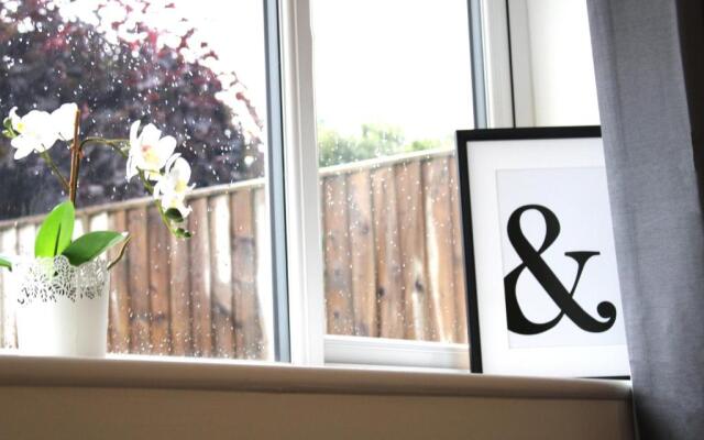 Low Cost, 4 Bed with Parking & Large Garden 08