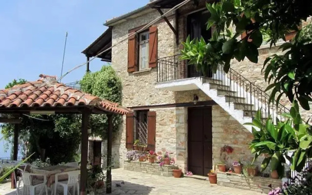 Tsorni Hill Cottage
