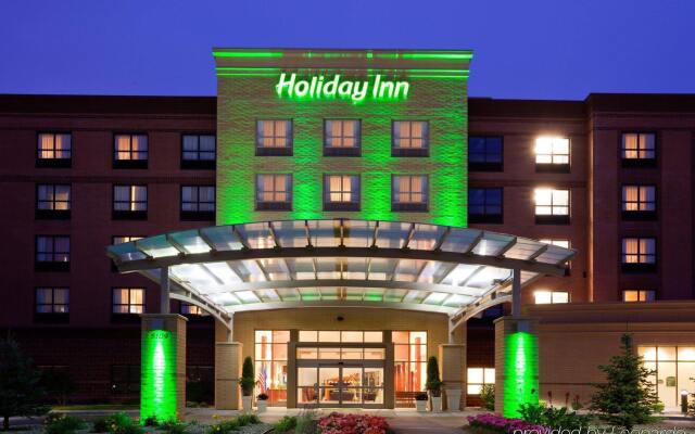 Holiday Inn Madison at The American Center by IHG
