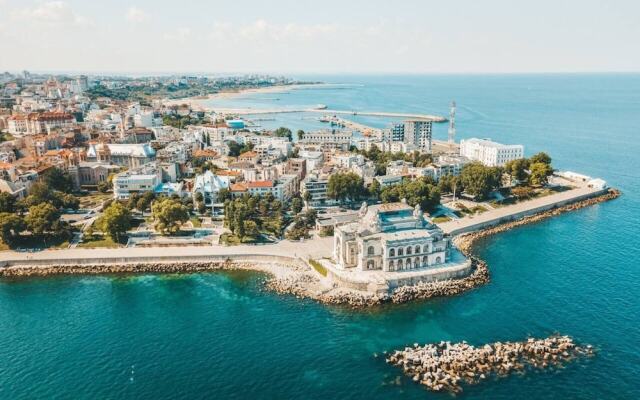 Modern & Stylish Apt of City 5min Beach