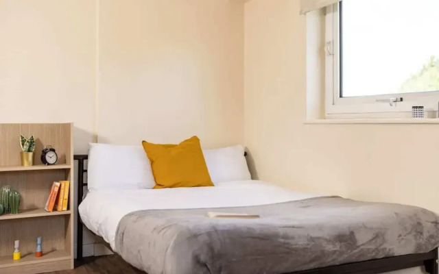 John Lester & Eddie Colman Courts - Campus Accommodation