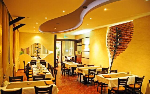 Hotel Aqua Panon