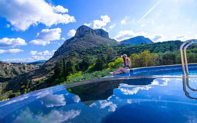 Heated Private Salt Pool, Spa, 4BD & 4BR