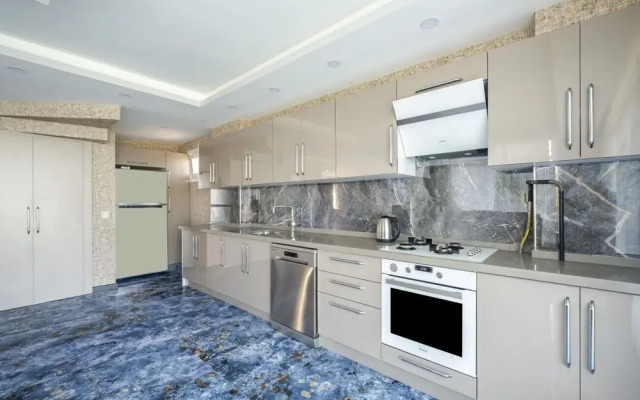 Villa With Private Pool and Garden in Kartepe