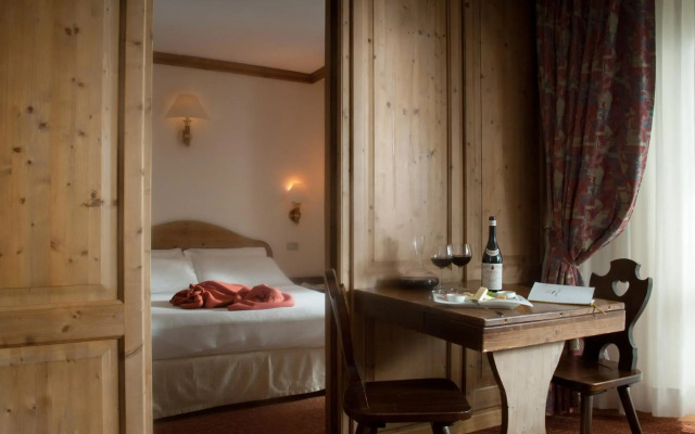 Hotel Alaska Cortina