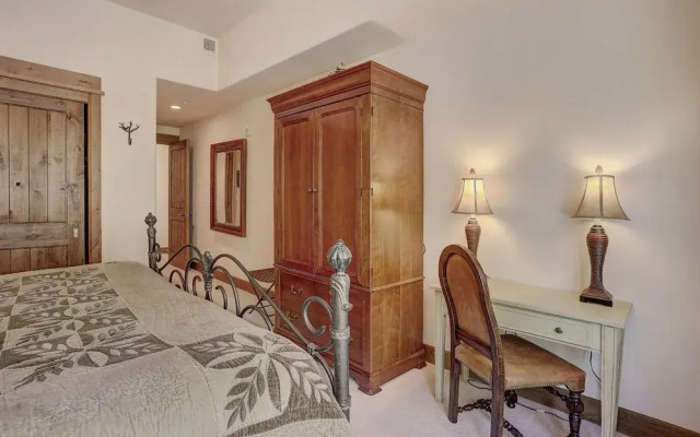 Elegant Updated 3 Bedroom Condo At One Arrowhead Place Condo by RedAwning
