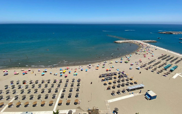 Stylish Fuengirola Studio with Panoramic Sea View