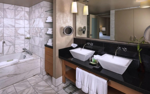 The Westin Detroit Metropolitan Airport