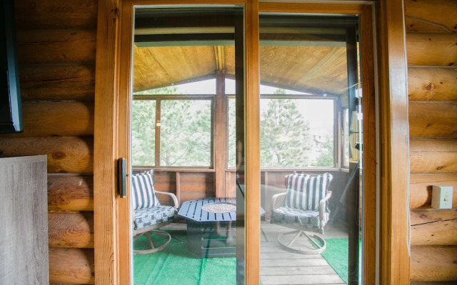 Nederland Getaway 4 Bedroom Home by RedAwning