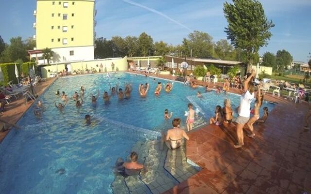 Hotel Sabrina Village