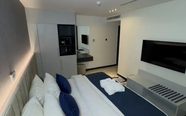 Blu Pearl Hotel & Residence