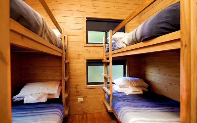 Lakes And Craters Holiday Park