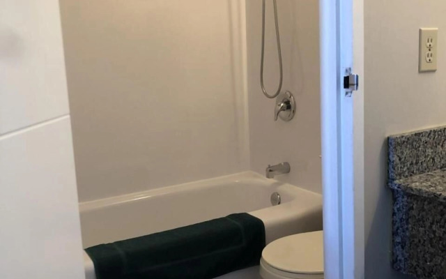 Arbour Ridge Inn & Suites