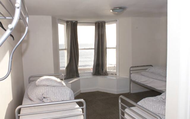 The Grapevine Seafront - Hostel