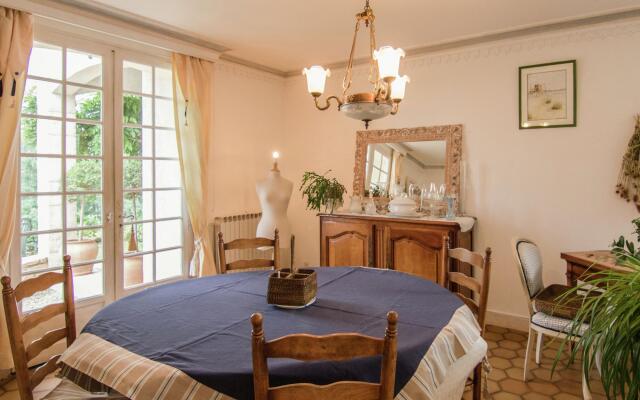Cozy Villa in Saint-bonnet-la-rivière With Swimming Pool