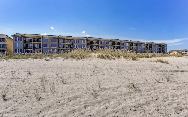 Rustic Theme Condo with Scenic Ocean View by RedAwning