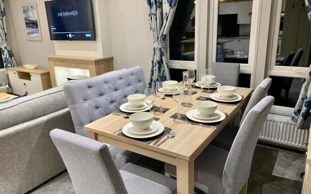 Elite Bluewater Lodge
