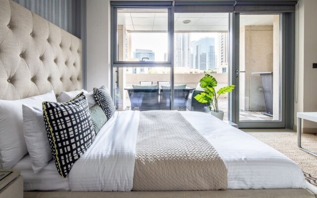 Spacious + Functional Studio Apt in Downtown Dubai