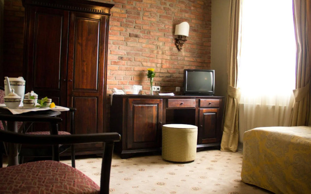 Topaz Boutique Hotel