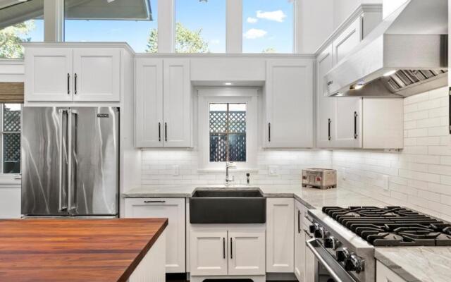 Beautiful Remodeled Home 30 night min